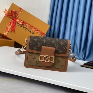 Louis Vuitton Dauphine MM
